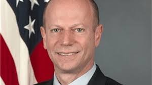 اندرو ويبر مساعد وزير الدفاع الامريكي للشؤون الكيميائية والبيولوجية والنووية-أرشيفية